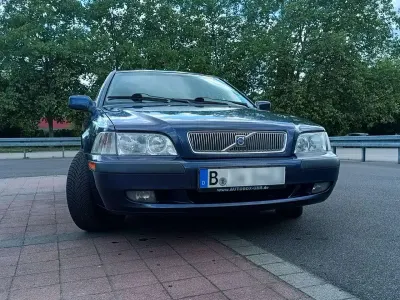 Gebraucht Volvo V40 Comfort 136 PS (100 kW) 2002 Blau Kombi
