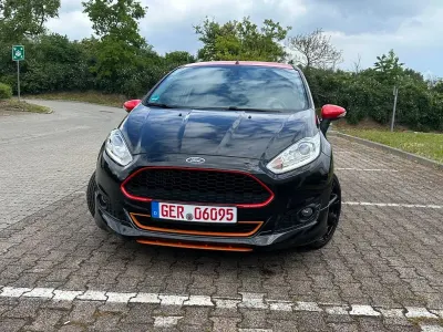 Używany Ford Fiesta Sport 140 KM (102 kW) 2014 Czarny Hatchback