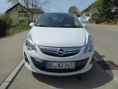 Gebraucht Opel Corsa Color Edition 150 PS (110 kW) 2012 Weiß Kleinwagen