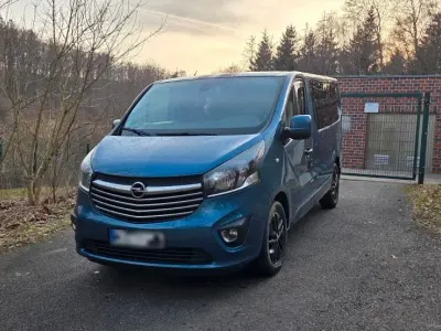 Usata Opel Vivaro 145 CV (106 kW) 2019 Blu Monovolume