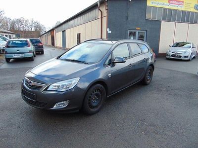 Gebraucht Opel Astra 110 PS (80 kW) 2012 Grau Kombi