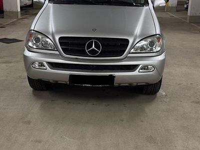 Second-hand Mercedes ML270 163 CP (119 kW) 2002 Argintiu SUV