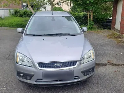 Gebraucht Ford Focus Ghia 145 PS (106 kW) 2005 Grau Kombi
