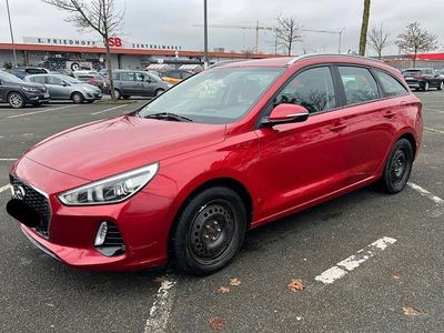 Rot Gebraucht 2017 Hyundai i30 Kombi | 6.990 € (Fairer Preis)