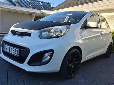 Gebraucht Kia Picanto 69 PS (50 kW) 2013 Weiß Kleinwagen