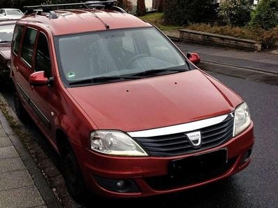 Rot Gebraucht 2009 Dacia Logan MCV Lauréate Kombi | 1.800 € (Superpreis)