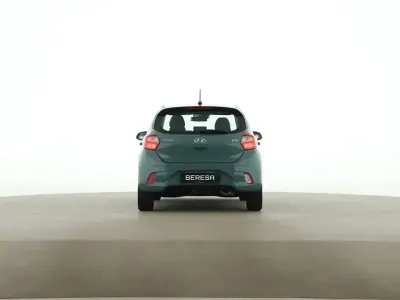 Gebraucht Hyundai i10 Trend 67 PS (49 kW) 2023 Grün Kleinwagen