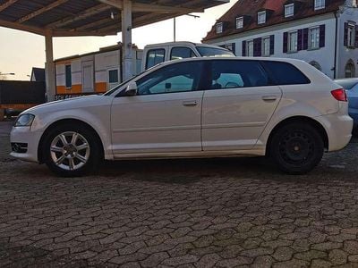 Gebraucht Audi A3 Ambiente 140 PS (102 kW) 2010 Ibisweiß Kleinwagen
