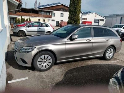 Gebraucht Mercedes C220 194 PS (142 kW) 2019 Grau Kombi