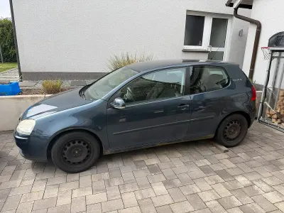 Używany VW Golf V 80 KM (58 kW) 2007 Niebieski Sedan/Limuzyna
