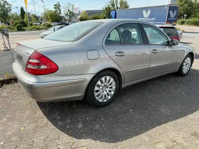 Brugt Mercedes 220 150 HK (110 kW) 2004 Sølv Sedan