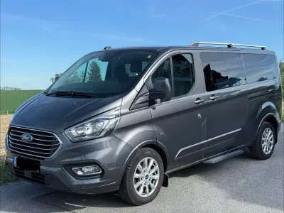 Gebraucht Ford Tourneo Titanium 150 PS (110 kW) 2023 Grau Van / Kleinbus