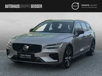 Używany Volvo V60 Plus 197 KM (144 kW) 2025 Srebrny Kombi