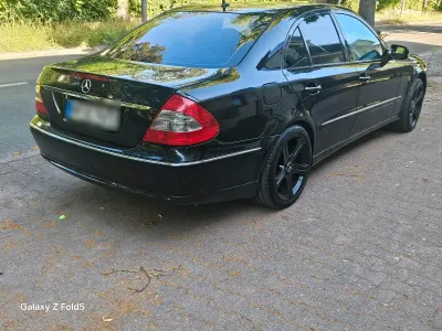 Gebraucht Mercedes E320 224 PS (164 kW) 2007 Schwarz Limousine