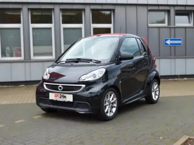 Gebraucht Smart ForTwo Cabrio Passion 71 PS (52 kW) 2012 Tridionszelle schwarz Cabrio