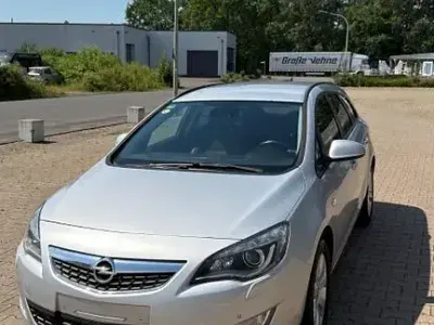 Gebraucht Opel Astra 160 PS (117 kW) 2011 Grau Kombi