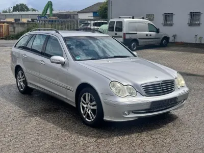 Gebraucht Mercedes C240 Avantgarde 170 PS (125 kW) 2003 Silber Limousine