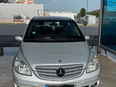 Mercedes B200