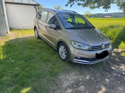 Gebraucht VW Touran Comfortline 150 PS (110 kW) 2019 Beige Van / Kleinbus