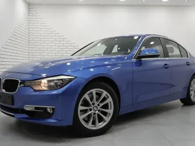 Gebraucht BMW 328 Sport Line 245 PS (180 kW) 2013 Blau Limousine