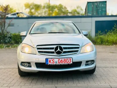 Gebraucht Mercedes C220 Classic 170 PS (125 kW) 2011 Silber Limousine