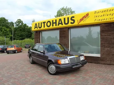 Gebraucht Mercedes 230 132 PS (97 kW) 1992 Braun Limousine
