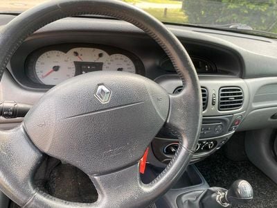 Blau Gebraucht 2001 Renault Mégane Coupé Coupé | 200 €