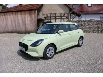 Neu Suzuki Swift Club 83 PS (61 kW) 2025 Gelb Kleinwagen