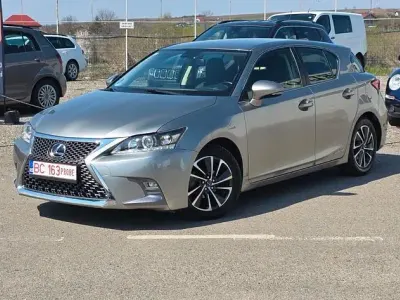 Gebraucht Lexus CT200h 136 PS (100 kW) 2018 Grau Limousine