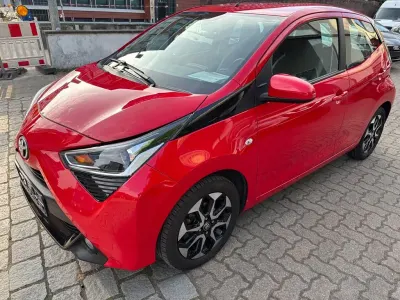 Brugt Toyota Aygo Connect Style 72 HK (52 kW) 2018 Rød Hatchback