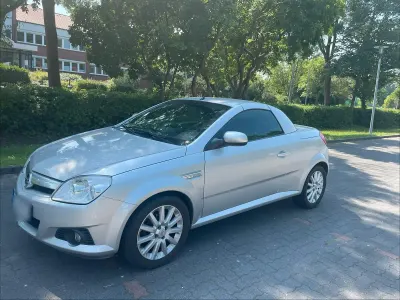 Gebraucht Opel Tigra 90 PS (66 kW) 2009 Silber Cabrio