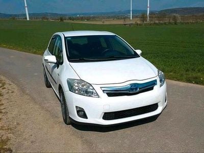 Gebraucht Toyota Auris Hybrid Travel 136 PS (100 kW) 2012 Weiß Limousine