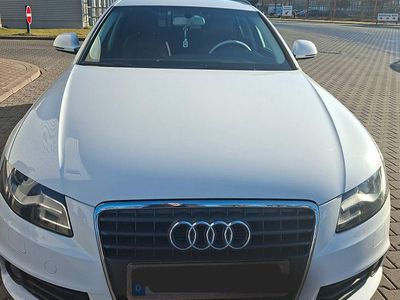 Weiß Gebraucht 2008 Audi A4 Ambiente Kombi | 7.299 € (Fairer Preis)