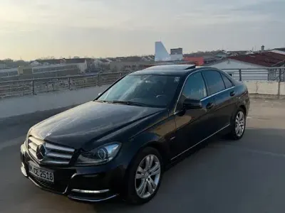 Gebraucht Mercedes C220 Avantgarde 170 PS (125 kW) 2012 Schwarz Limousine