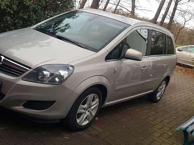Gebraucht Opel Zafira Edition 140 PS (102 kW) 2010 Silber Van / Kleinbus
