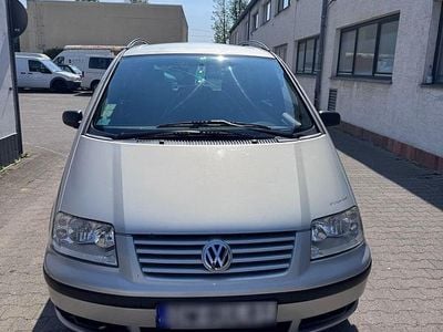 Gebraucht VW Sharan 85 PS (62 kW) 2000 Silber Van / Kleinbus