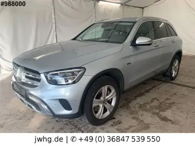 Używany Mercedes GLC300e 306 KM (225 kW) 2021 Srebrny SUV