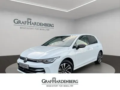 Neu VW Golf VIII Life 116 PS (85 kW) 2026 Pure white Limousine