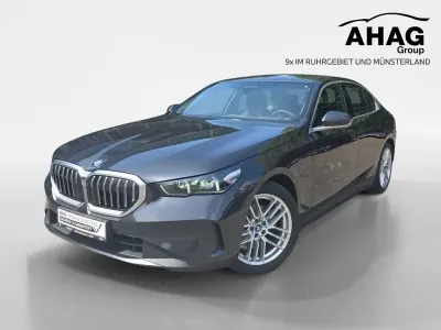 Gebraucht BMW 530e Comfort Edition 299 PS (219 kW) 2024 Schwarz Limousine