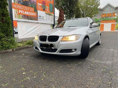 Gebraucht BMW 320 184 PS (135 kW) 2010 Silber Kombi