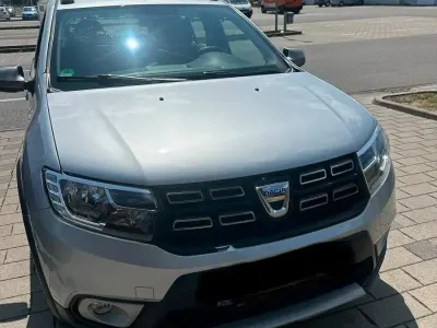 Gebraucht Dacia Sandero Stepway 73 PS (53 kW) 2019 Silber Limousine