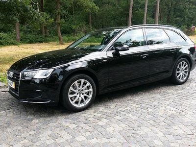 Schwarz Gebraucht 2016 Audi A4 Ambiente Kombi | 16.000 € (Guter Preis)