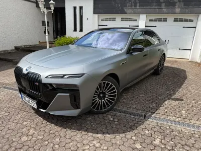 Gebraucht BMW i7 Sport Line 484 kW (659 PS) 2025 Grau Limousine