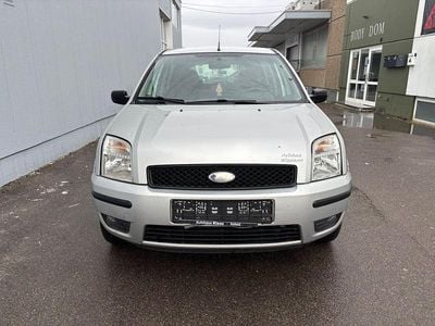 Gebraucht Ford Fusion Trend 80 PS (58 kW) 2004 Polarsilber metallic (metallic) Limousine