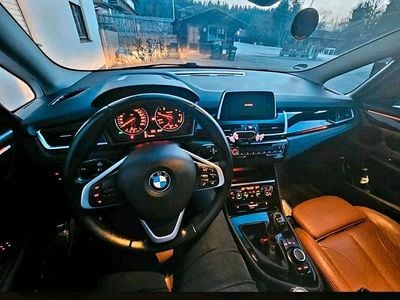 Usata BMW 218 Sport Line 150 CV (110 kW) 2016 Grigio Station wagon