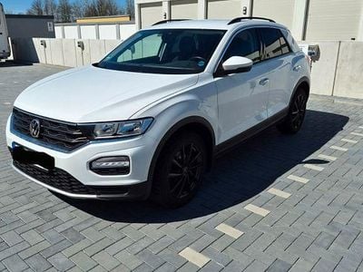 Second-hand VW T-Roc Style 110 CP (80 kW) 2022 Alb SUV