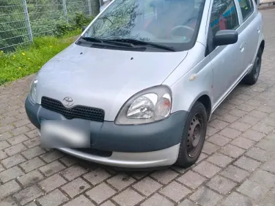 Brugt Toyota Yaris 68 HK (50 kW) 2002 Grå Coupe