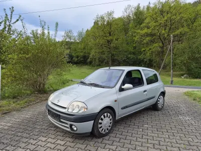 Używany Renault Clio II 105 KM (77 kW) 2000 Srebrny Hatchback