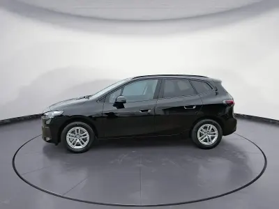 Neu BMW 218 Active Tourer 136 PS (100 kW) 2026 Schwarz Van / Kleinbus