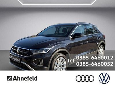 Gebraucht VW T-Roc Life 150 PS (110 kW) 2023 Deep black SUV